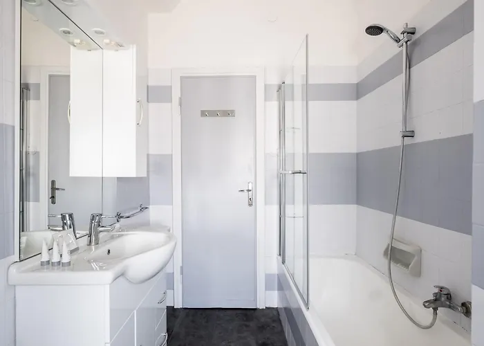 Quiet And Cozy Urban By Wonderful Italy