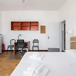 Quiet And Cozy Urban By Wonderful Italy アパート ボローニャ